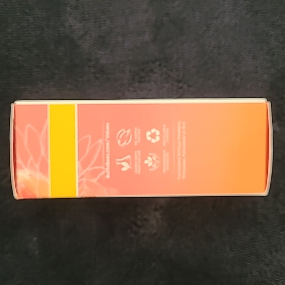~BNIB~ Burt's Bees Truly Glowing glow booster w/ Antioxidant rich oils, .51 FLoz - Picture 2 of 4